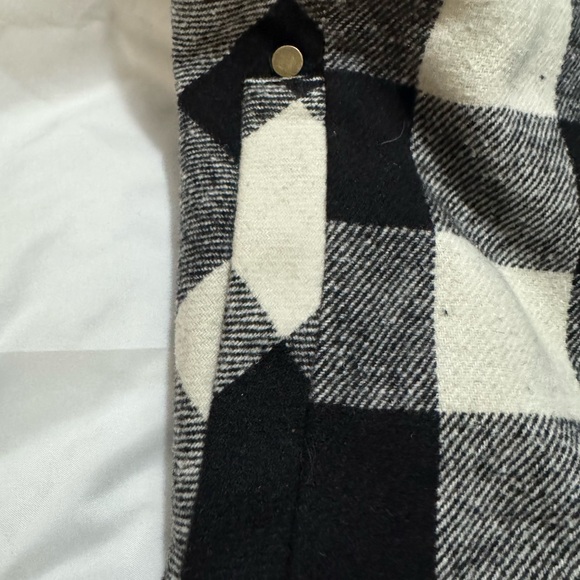 Maurices Black Quilted Vest women’s - Picture 4 of 9